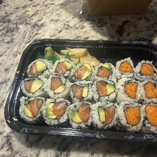 Salmon & Avocado Roll