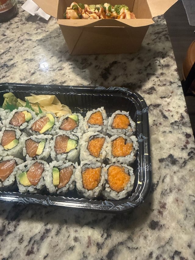 Spicy Salmon Roll.